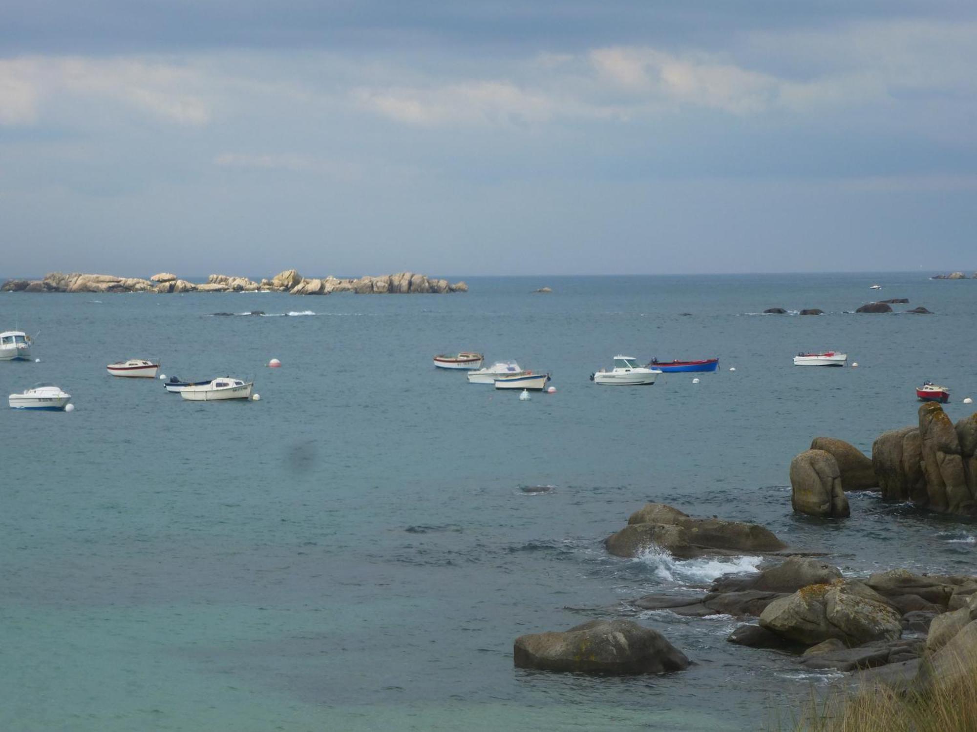 La Maison Bateau Au Bord De Mer Guissény Екстериор снимка